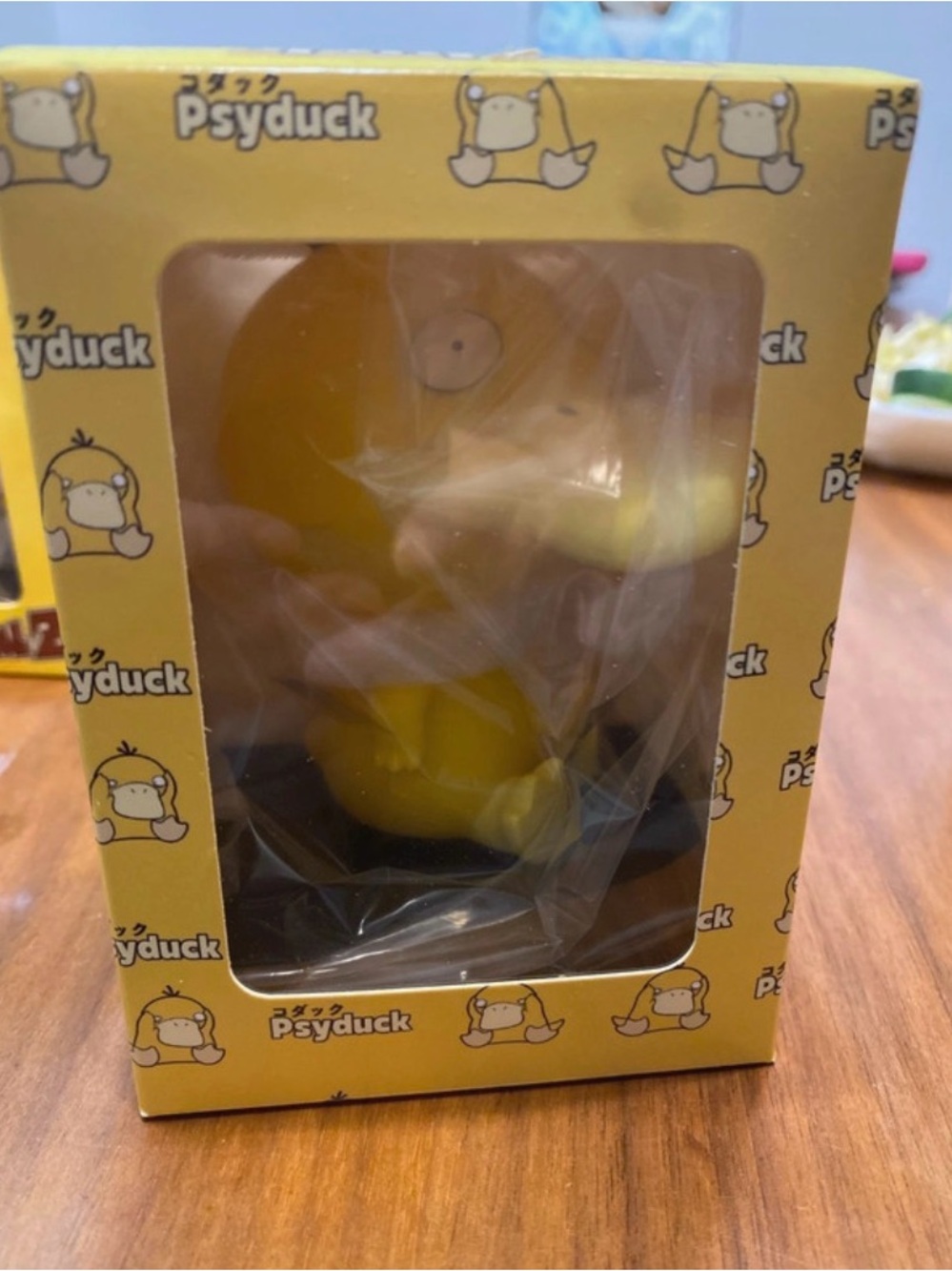 Automobile shaking head Psyduck